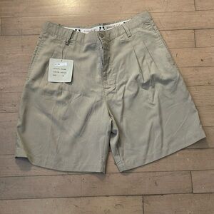 NWT men’s resorts wear shorts